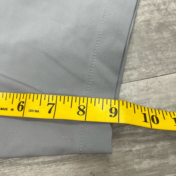 Under Armour Solid Grey Flat Front Shorts 40 - Picture 5 of 6